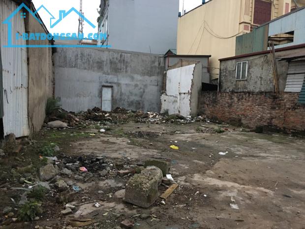 Bán nhà đất Đường Láng, Đống Đa. 114 m2 x Mt 5,5m. Ô tô lô góc xây CCMN, VP, cho thuê.