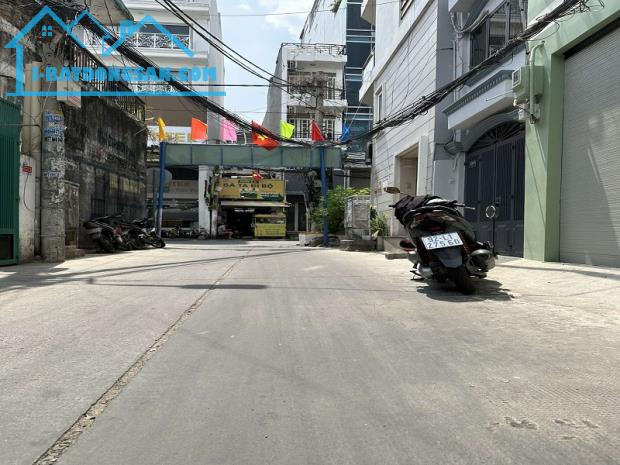 Bán CHDV hẻm 6m, Hồ Bá Kiện, P15, Q10, 66m2, 4 tầng thang máy, thu nhập 80tr/tháng