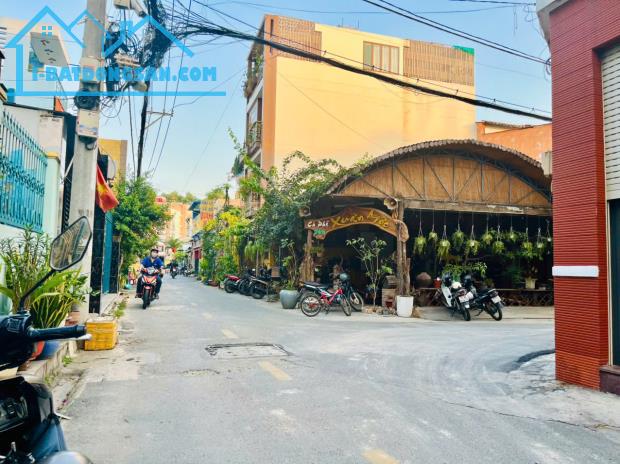Bán nhà 5 tầng nội thất Gỗ cao cấp giá giảm sốc