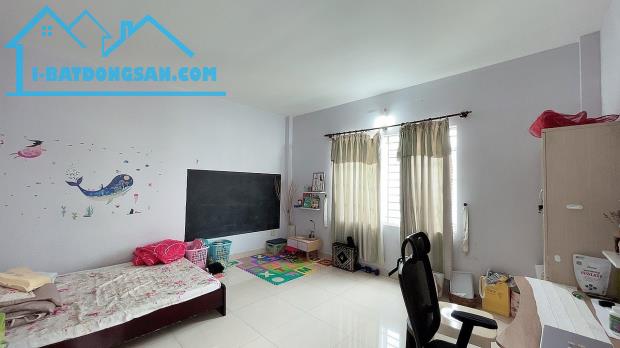 Nhà ngang 8m Hẻm XH Huỳnh Tấn Phát, Phường Bình Thuận, Quận 7, giá 13.5 tỷ