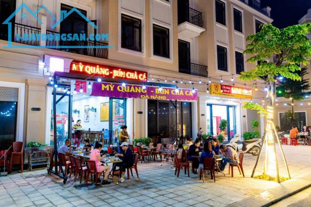 Hàng Hót Shophouse xẻ khe tại Vincom Trung tâm Thành phố Quảng Trị 111m