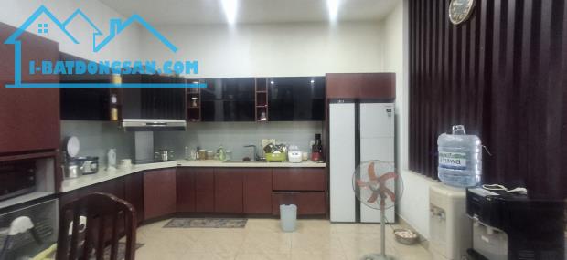 BÁN 2 DÃY TRỌ MẶT TIỀN AN BÌNH, 48 PHÒNG CHO THUÊ FULL, 900M2 (15×60)M, THU NHẬP 160TR/TH.