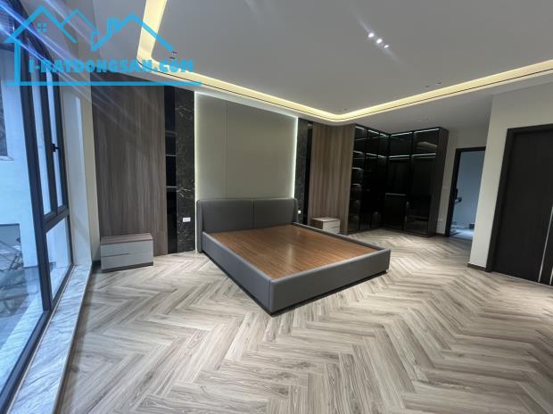 Hiếm!!! Nhà Bồ Đề Dân Xây, 10m Ra Phố Ôtô Đỗ Cổng, Full Nội Thất, 40m2, 4 Tầng, Giá 9,8 tỷ