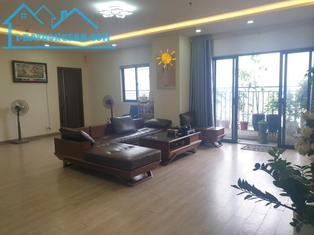 Bán căn chung cư Trần Hưng Đạo 3 Ngủ. Giá chỉ 2x triệu/m2