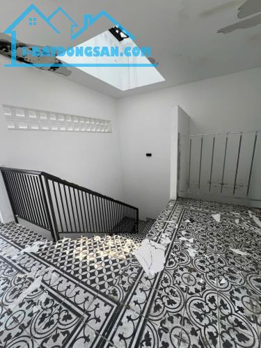 Bán nhà căn gốc mặt tiền khu Tên Lửa , hầm 4 lầu , sân thượng chỉ 12,5 tỷ