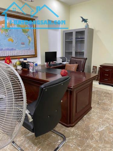 Bán BIỆT THỰ mặt tiền Vườn Lài Q12 ngang 13m 4 lầu có hầm 778m2 sát Gò Vấp chỉ 49 tỷ.