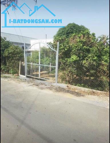 Bán đất 3 mặt tiền đường Bình Lục, Tân Bình, Vĩnh Cửu. 10x40 420m. Sổ thổ cư. Giá 4tỷ350