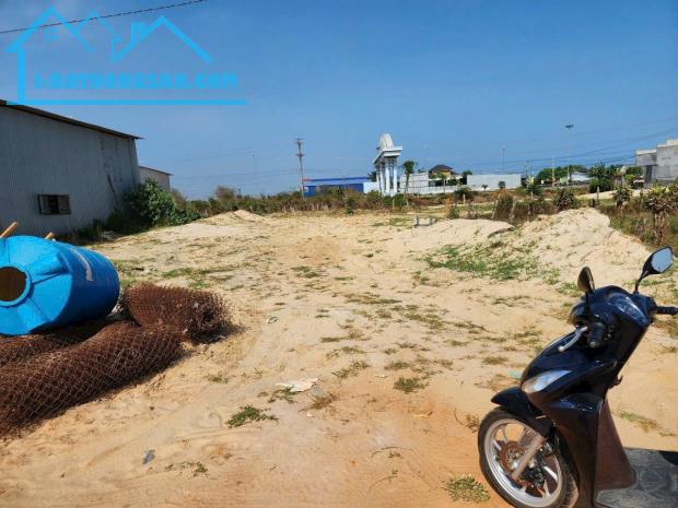 Cần bán 1 sào 7 đất lô 2 Quốc lộ 1A ngay km 10 khu công nghiệp Hàm Kiệm - Hàm Thuận Nam -