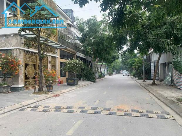 HỒ TÙNG MẬU CẠNH #VINHOMES 60M2, PHÂN LÔ, VỈA HÈ, #THANG_MÁY KINH DOANH, HƠN 19 TỶ.