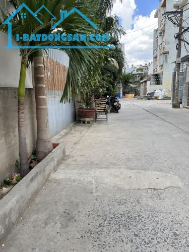 Bán gấp lô đất Lê Văn Quới Bình tân.