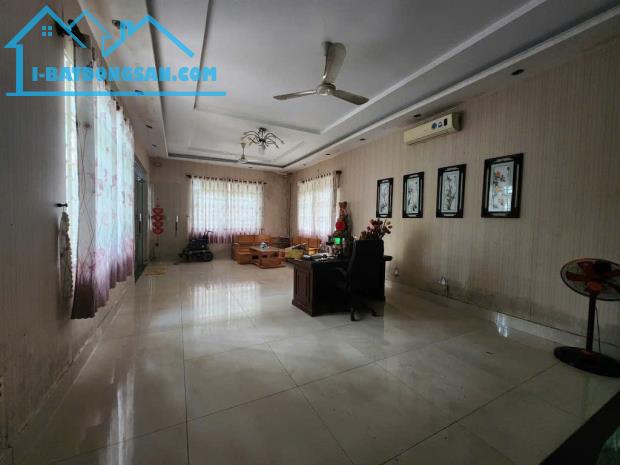Hóc Môn bán căn biệt thự mini 2MT ngang 14m gần Phan Văn Hớn chỉ 15ty