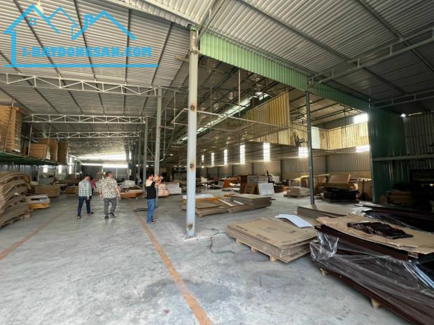 Bán nhà xưởng 8500m2 có doanh thu cho thuê, tại Thuận An, Bình Dương, giá 100 tỷ.