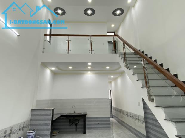 Bán nhà Mới Xây Giáp Quận 9 giá Chỉ 1Tỷ800