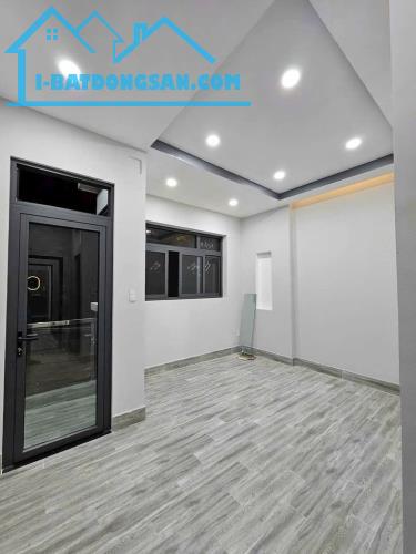 Siêu Phẩm Nhà ĐẸP Lô Góc 4 Tầng Quận 7, Không lộ giới đường HTPhát