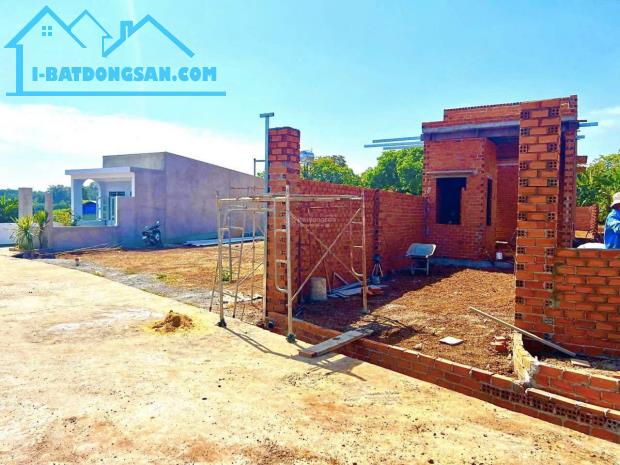 SANG GẤP 10x32=320M2 ĐẤT T.CƯ NGAY TRUNG TÂM SÁT CHỢ, TRƯỜNG HỌC DÂN ĐÔNG. GIÁ 235TR/SỔ