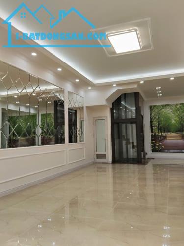 BÁN NHÀ PHỐ ĐÔNG QUAN CẦU GIẤY 6 TẦNG THANG MÁY - GARA Ô TÔ – 2 MẶT THOÁNG - KINH DOANH.