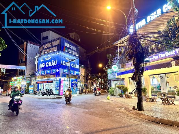 Chia gia tài, bán gấp nhà mới, cực đẹp, hẻm xe hơi, 4 tầng Khuông Việt Tân Phú chỉ 6 đ. TL