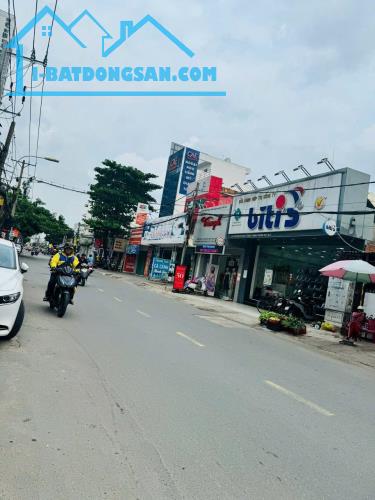 Chủ gửi bán căn nhà cấp 4 mặt tiền đường Nguyễn Duy Trinh Quận 2 ngang 12m x27m