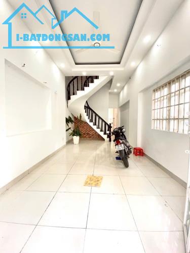 💥NGAY EMART PHAN HUY ÍCH - GẤP BÁN GIẢM SÂU - 2 MẶT HẺM XE TẢI NÉ - DT 4M x 18M - 3 TẦNG
