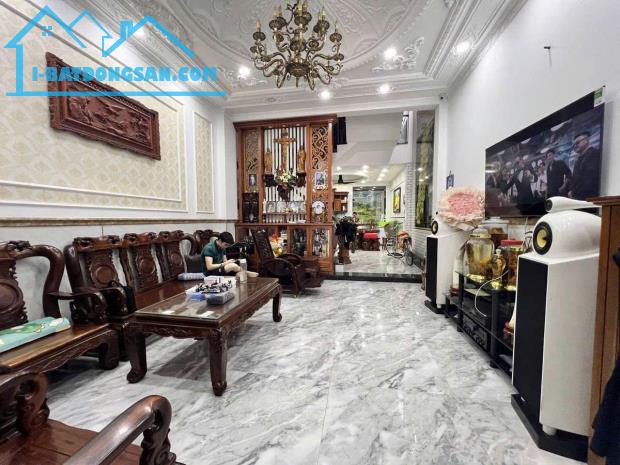 Nhà NGỘP HXT Cống Lở ngang 4.7m 4 tầng đẹp 94m2 KD buôn bán gần chợ nhỉnh 15 tỷ.