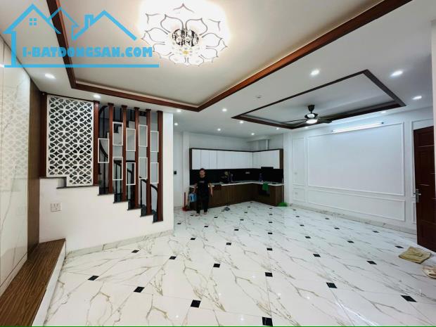 NHÀ MỚI VĂN HƯƠNG TÔN ĐỨC THẮNG,LÔ GÓC 2 THOÁNG-5 TẦNG-DT54M2-GIÁ CHỈ 13 TỶ