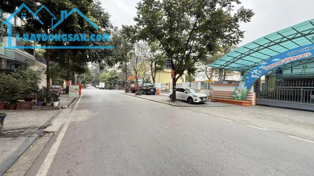 Bán nhà mặt phố Vĩnh Phúc Ba Đình vỉa hè, oto kinh doanh sầm uất 4tầng 75m 13.8 tỷ