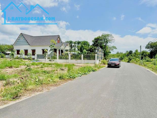 NỢ NGÂN HÀNG BÁN 250M2 ĐẤT THỔ CƯ NGAY QL SÁT BÊN CHỢ, TRƯỜNG HỌC DÂN ĐÔNG. GIÁ 395TR