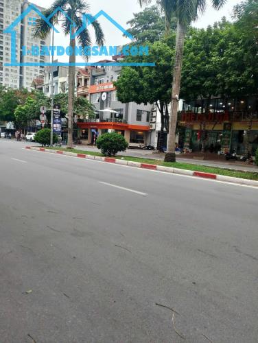 Bán nhà mặt phố Văn Quán, Hà Đông 210m2 MT10m, đường 30m kinh doanh giá hơn 70 tỷ