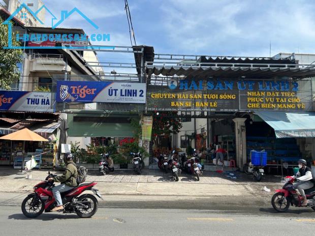 MẶT TIỀN LÃ XUÂN OAI - 150m2 - 2 TẦNG - NGANG 10M - DÒNG TIỀN 40TR/THÁNG