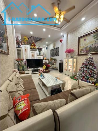 SIÊU PHẨM NHÀ ĐẸP TỪNG CENTIMET, KTS THIẾT KẾ, MT HẺM XE TẢI 10M, GẦN KĐT VẠN PHÚC, CHỈ 14