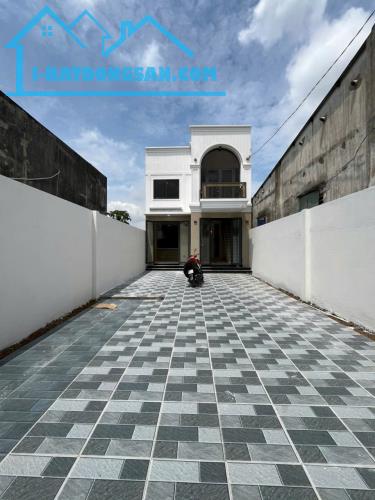 Bán Nhà 1Lầu 1Trệt Phường Tân Vạn DT Sổ 132m2. có Sân Đậu Ô Tô
