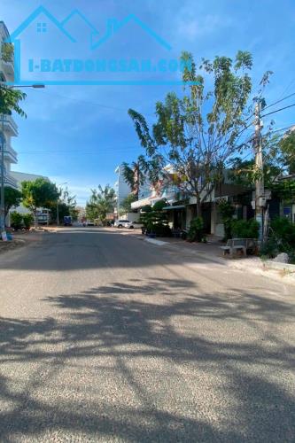 Cần bán lô đất mặt tiền đường Đào Duy Tùng khu hùng vương