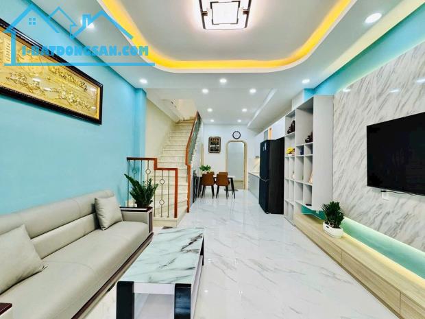 Cần tiền bán gấp! Nhà mặt tiền 6m,DT 128m2 Giá 2tỷ288, Ngô Chí Quốc,Gần Khu chế xuất