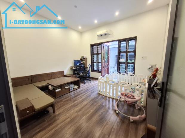 Bán nhà đẹp Trần Quốc Hoàn Phân Lô oto tránh 55m 5 tầng MT 5m giá tốt thỏa thuận