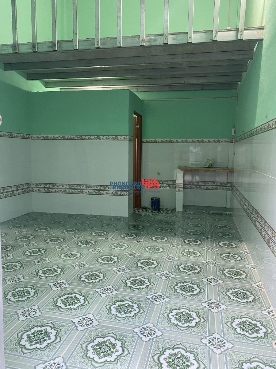 Cho thuê phòng trọ thoáng mát, có sân đậu xe.