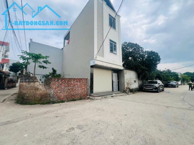 Cực hiếm, bán đất Thị trấn Chúc Sơn, Chương Mỹ 50m2 đường 10m lô góc kinh doanh
