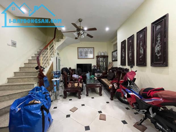 💥Phương Mai, Dân Xây, Ngõ Ba Gác Thông, 2 Thoáng, DT 33m2, 5 Tầng, Giá 7.x Tỷ