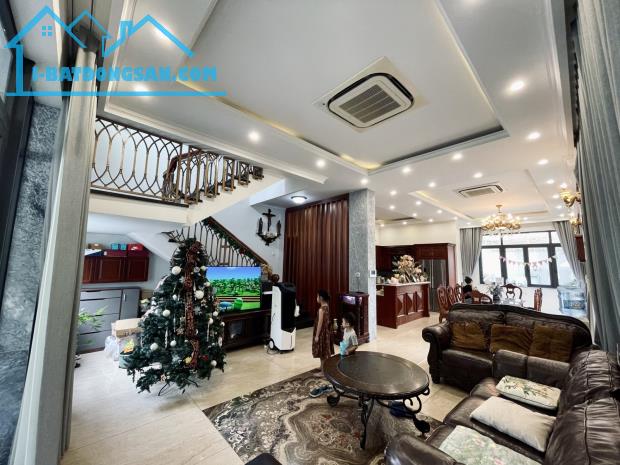 BIỆT THỰ VIP 200M2 ĐẶNG THÙY TRÂM – 4 TẦNG FULL NỘI THẤT CAO CẤP