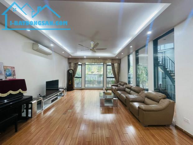 Bán nhà phố Minh Khai, Hai Bà Trưng 52m, 6 tầng, mt 6.8m. Giá: 17 tỷ. LH: 0937158386