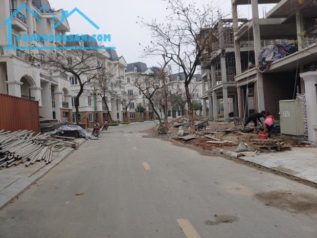 BÁN BIỆT THỰ SHOPHOUSE 2 MẶT TIỀN TRỤC CHÍNH 31M KĐT LIDECO (0915458886)