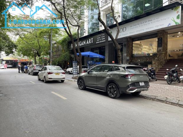 Продаётся недвижимость, 300 м², Cầu Giấy