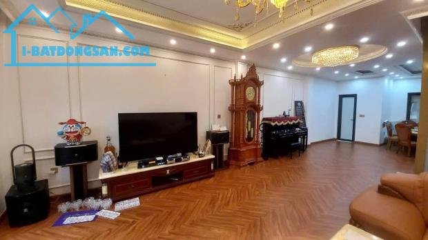 Bán nhà khu 72 ha Vĩnh phúc Ba đình Ô tô vào nhà 2 thoáng trước sau 81m 15.3tỷ