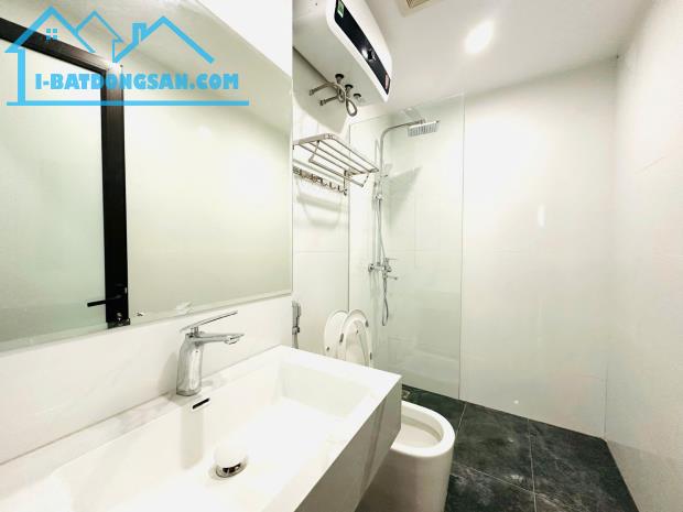 Bán Nhà 100m - 7 Tầng. Lô Góc. Mặt Phố Định Công Thượng.