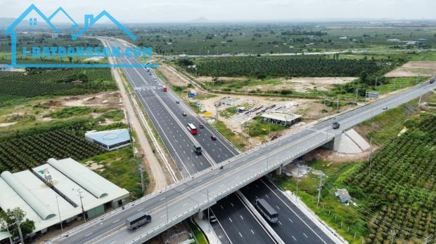 Bán 8HA đất nông nghiệp Hàm Thuận Nam Bình Thuận 900tr/HA