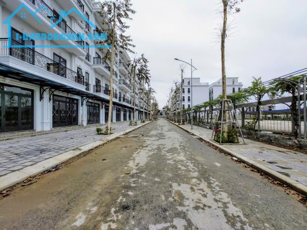 BÁN CĂN GÓC 111M2 LK4 , HƯỚNG ĐÔNG NAM KĐT ĐÔNG DƯƠNG RESIDENCE (0915458886)