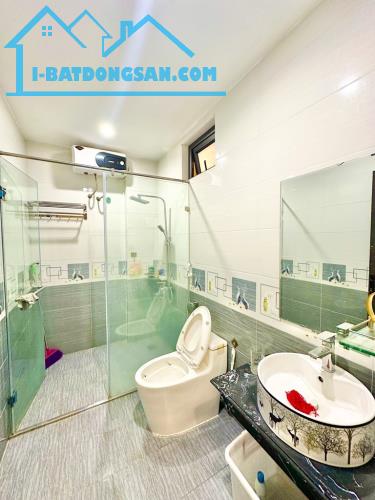 BÁN NHÀ TRẦN THÁI TÔNG DIỆN TÍCH 55M GIÁ 10.9 TỶ 6 TẦNG NỞ HẬU THANG MÁY