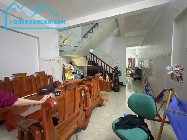 Giá rẻ 10 tỷ. Bán nhà 1T1L 150m2 Mặt tiền chợ Lý Văn Sâm P.Tam Hiệp. Gần Bách Hoá Xanh.