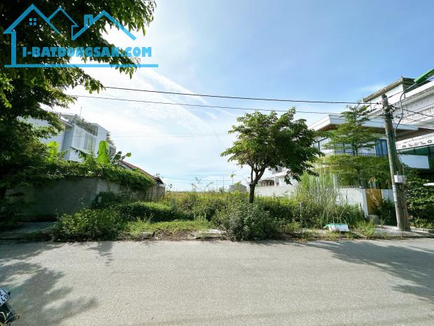 Bán đất 300m2 Khổ Biệt thự KQH Thủy Thanh, View công viên thoáng mát, cạnh trường FPT