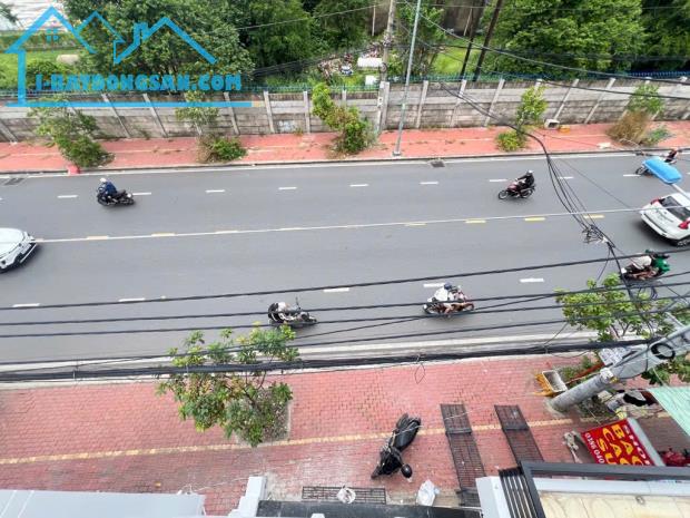 MẶT TIỀN LÊ VĂN CHÍ - 122m2 - 4 TẦNG - NGAY NGÃ TƯ THỦ ĐỨC - NGANG 8M - HOÀN CÔNG