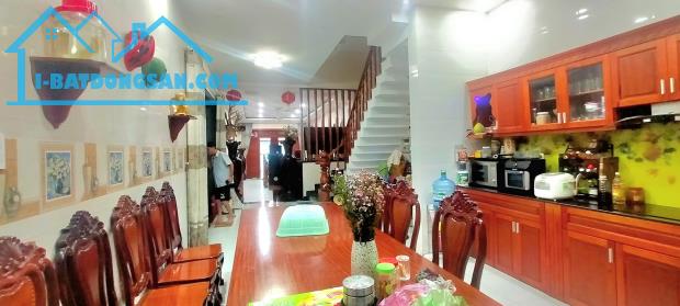Nhà gần chợ đường hiệp thành 12 4 lầu 335m2 chỉ 18 tỷ Phường hiệp thành Quận 12